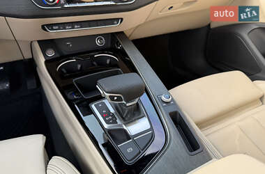 Седан Audi A4 2020 в 
