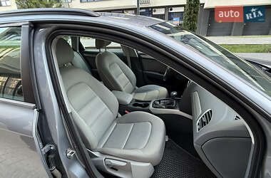 Универсал Audi A4 2015 в 