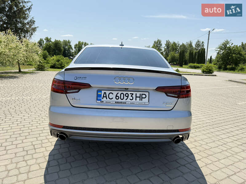 Седан Audi A4 2018 в Луцке