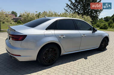 Седан Audi A4 2018 в 