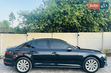 Седан Audi A4 2018 в 