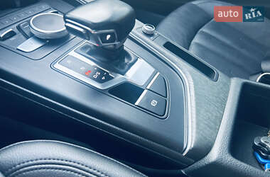 Седан Audi A4 2018 в 