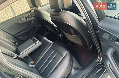 Седан Audi A4 2018 в 