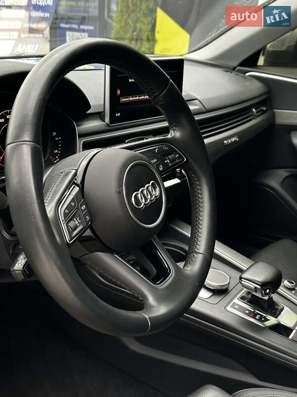 Седан Audi A4 2018 в Львове