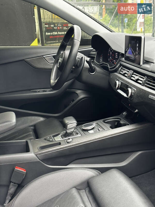 Седан Audi A4 2018 в Львове