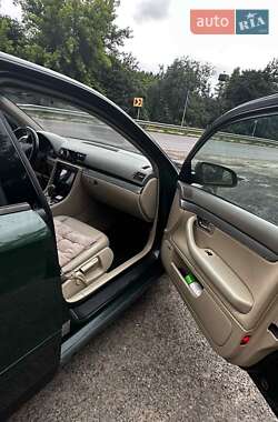 Седан Audi A4 2002 в 