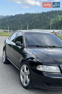Седан Audi A4 1995 в 