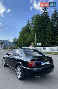 Седан Audi A4 1995 в 