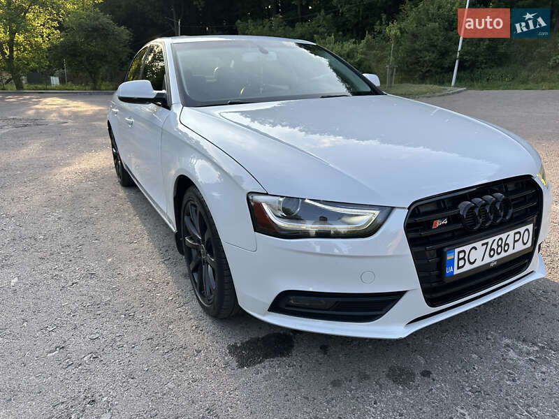 Седан Audi A4 2012 в Львове