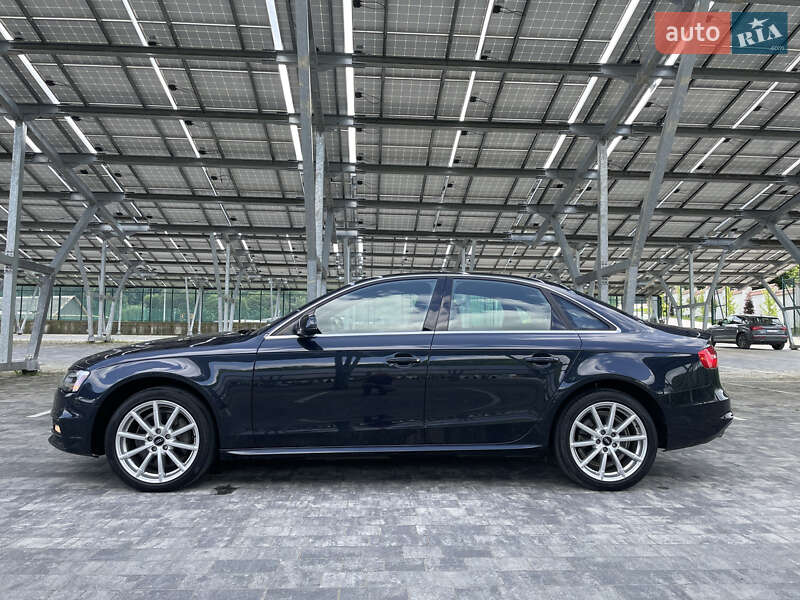Седан Audi A4 2014 в Львові