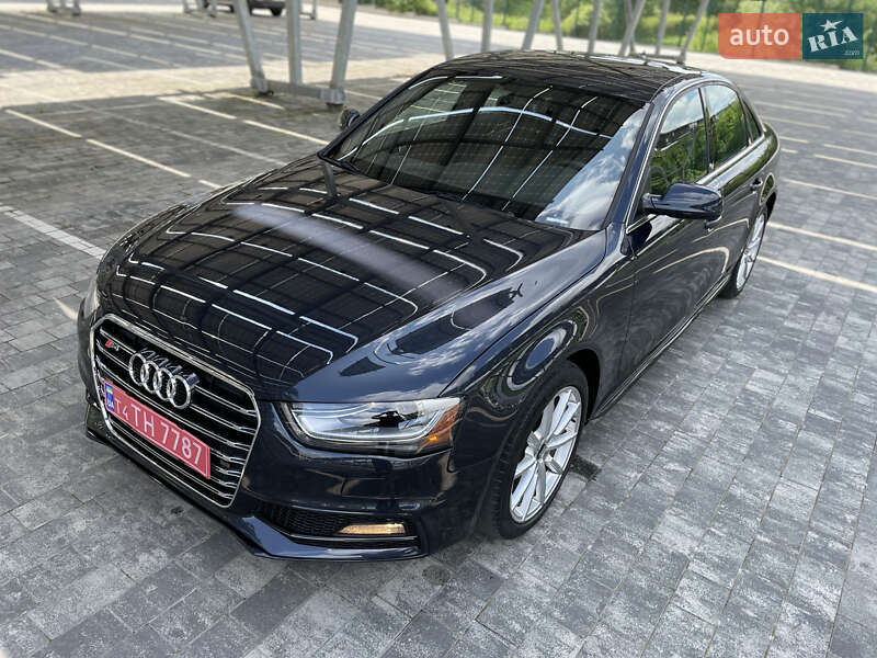 Седан Audi A4 2014 в Львові