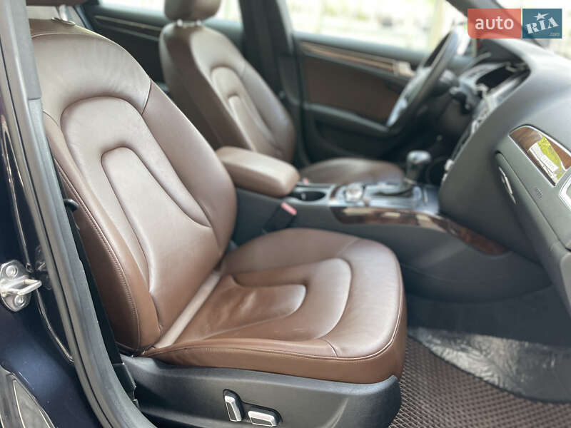 Седан Audi A4 2014 в Львові