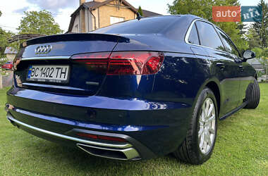 Седан Audi A4 2021 в 