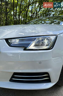 Седан Audi A4 2019 в 