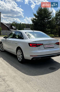 Седан Audi A4 2019 в 