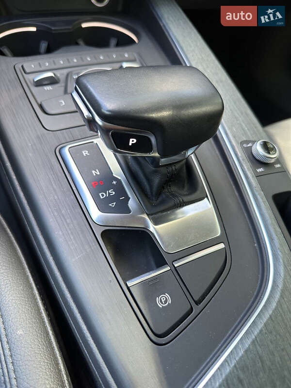 Седан Audi A4 2019 в Белогородке