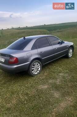 Седан Audi A4 1999 в 