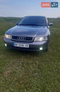 Седан Audi A4 1999 в Сарнах