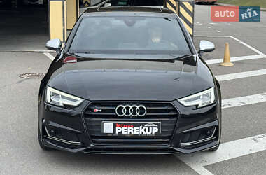 Седан Audi A4 2017 в 