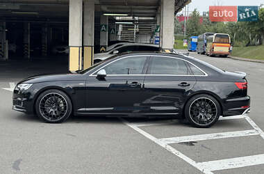 Седан Audi A4 2017 в 