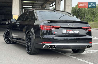 Седан Audi A4 2017 в 