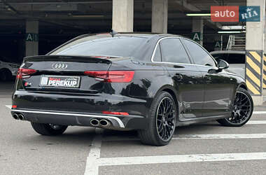 Седан Audi A4 2017 в 