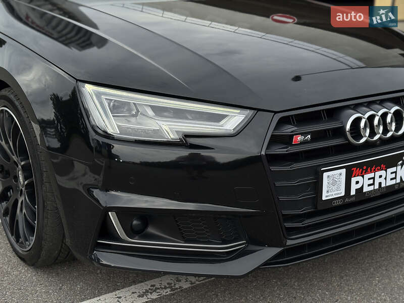 Седан Audi A4 2017 в Киеве