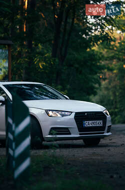Седан Audi A4 2016 в 