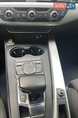 Универсал Audi A4 2017 в 