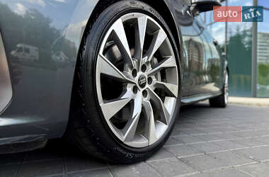 Седан Audi A4 2021 в 