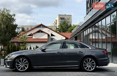 Седан Audi A4 2021 в 