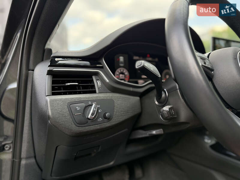 Седан Audi A4 2021 в Львові