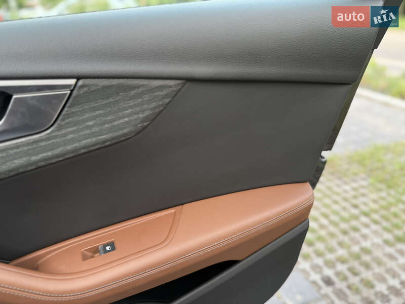 Седан Audi A4 2021 в Львові