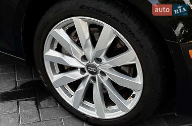Седан Audi A4 2016 в 