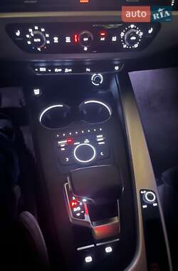 Универсал Audi A4 2017 в 