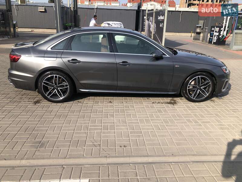 Седан Audi A4 2022 в Киеве
