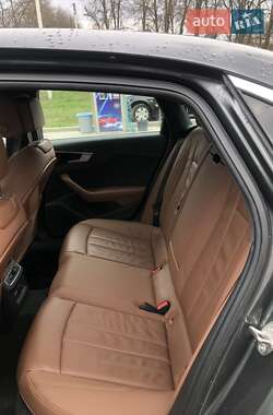 Седан Audi A4 2022 в 