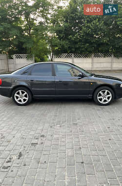 Седан Audi A4 1998 в 