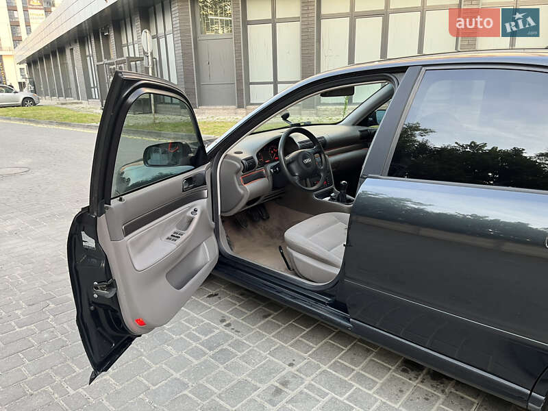 Седан Audi A4 1998 в Ивано-Франковске