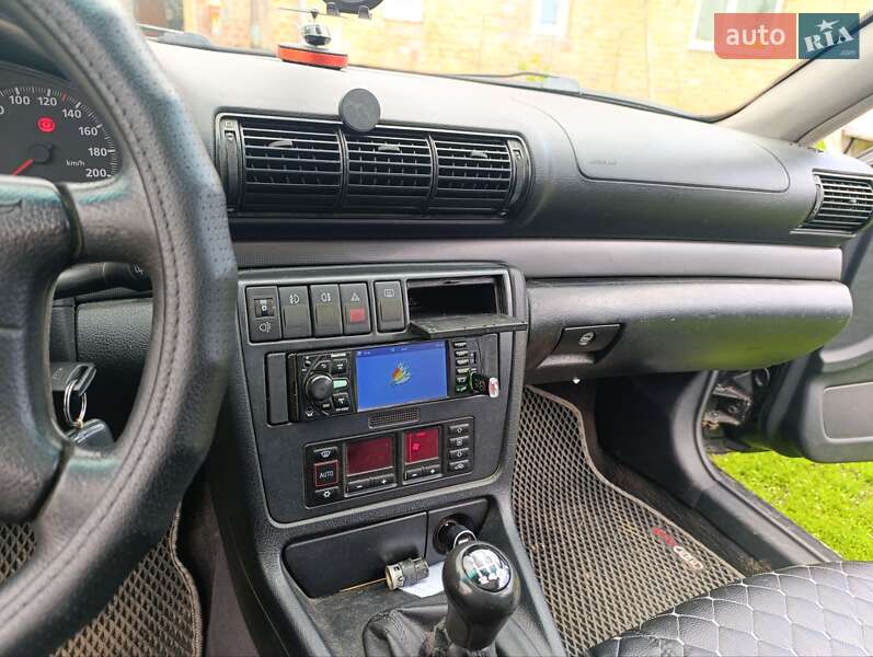 Універсал Audi A4 1997 в Миргороді