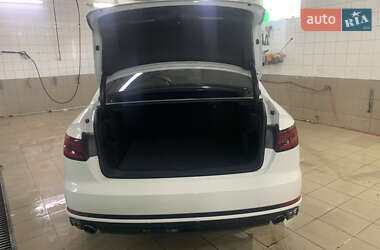 Седан Audi A4 2018 в 