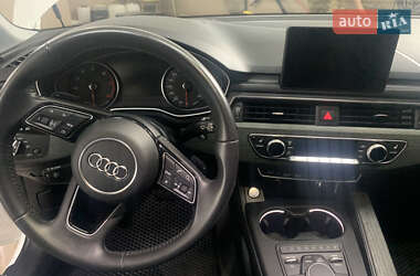 Седан Audi A4 2018 в 