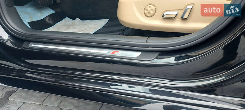 Седан Audi A4 2013 в Львове