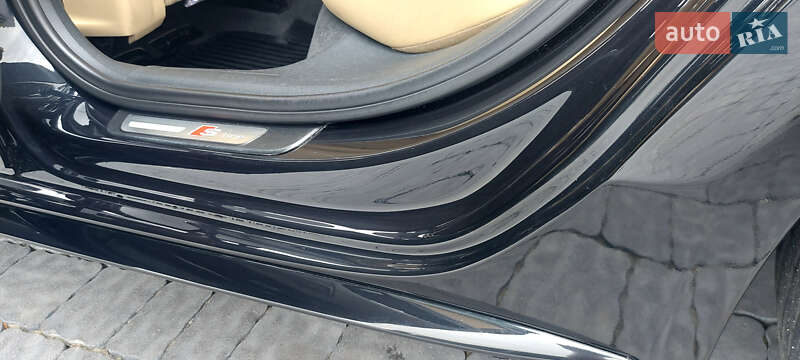 Седан Audi A4 2013 в Львове