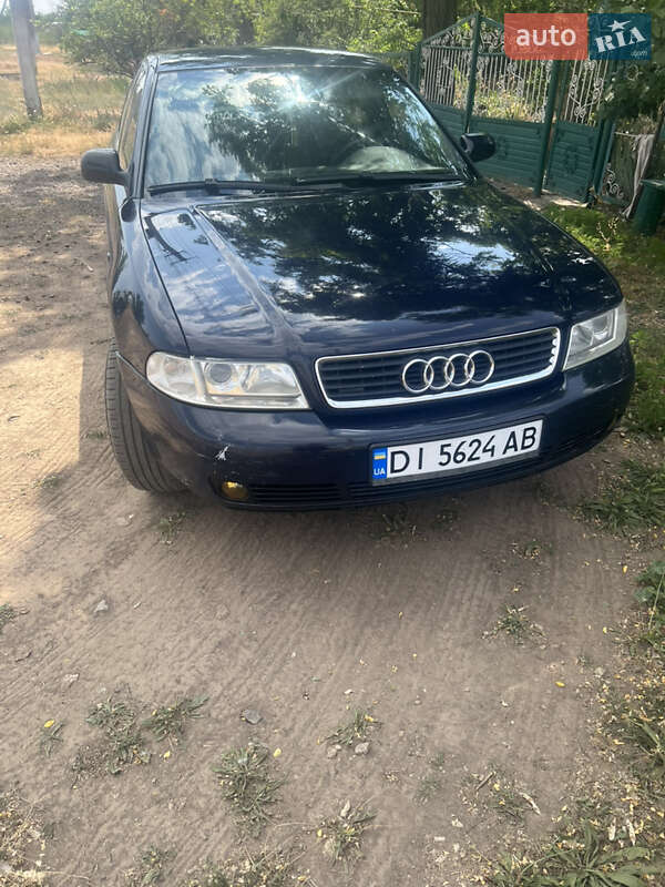 Седан Audi A4 1999 в 