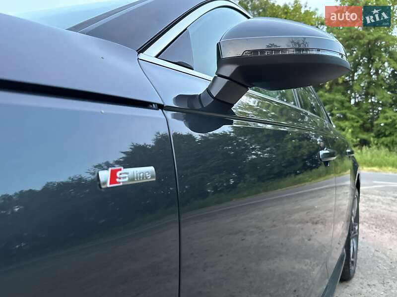 Седан Audi A4 2016 в Львове