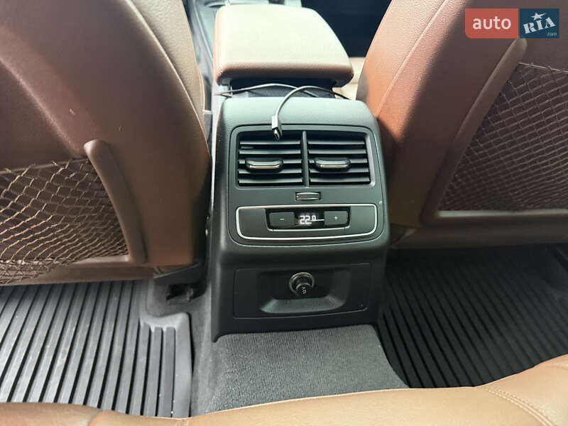 Седан Audi A4 2016 в Дніпрі