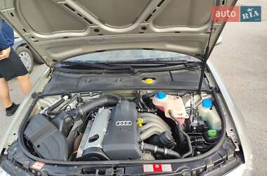 Седан Audi A4 2003 в 