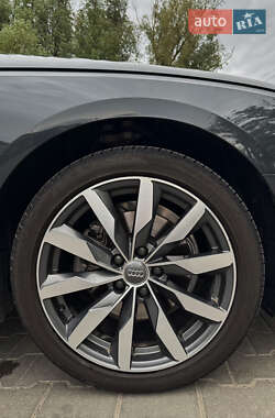 Седан Audi A4 2019 в 