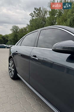 Седан Audi A4 2019 в 
